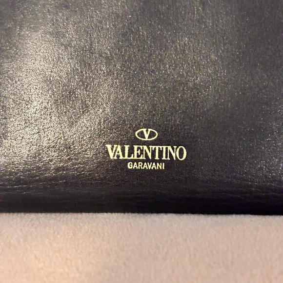 Valentino Garavani Black Studded Textured Leather Compact / Zippy Wallet EUC - Picture 2 of 12